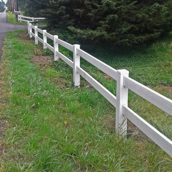 2 skinne hvid PVC Ranch hegn